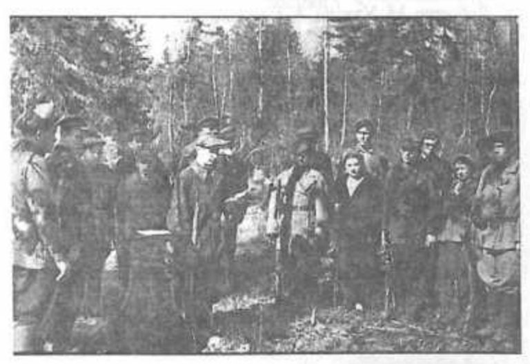 Белорусские партизаны (фото из академической «Гісторыі Беларусі»).